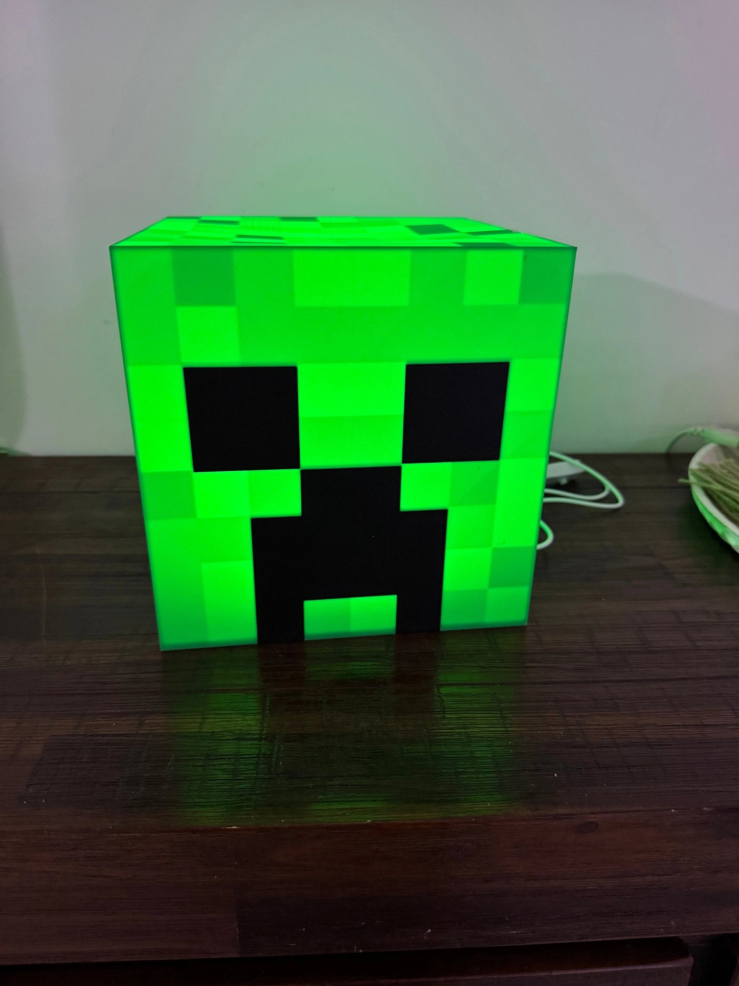 Minecraft: Creeper Cube - Light up Cube - LED Display/Nightlight