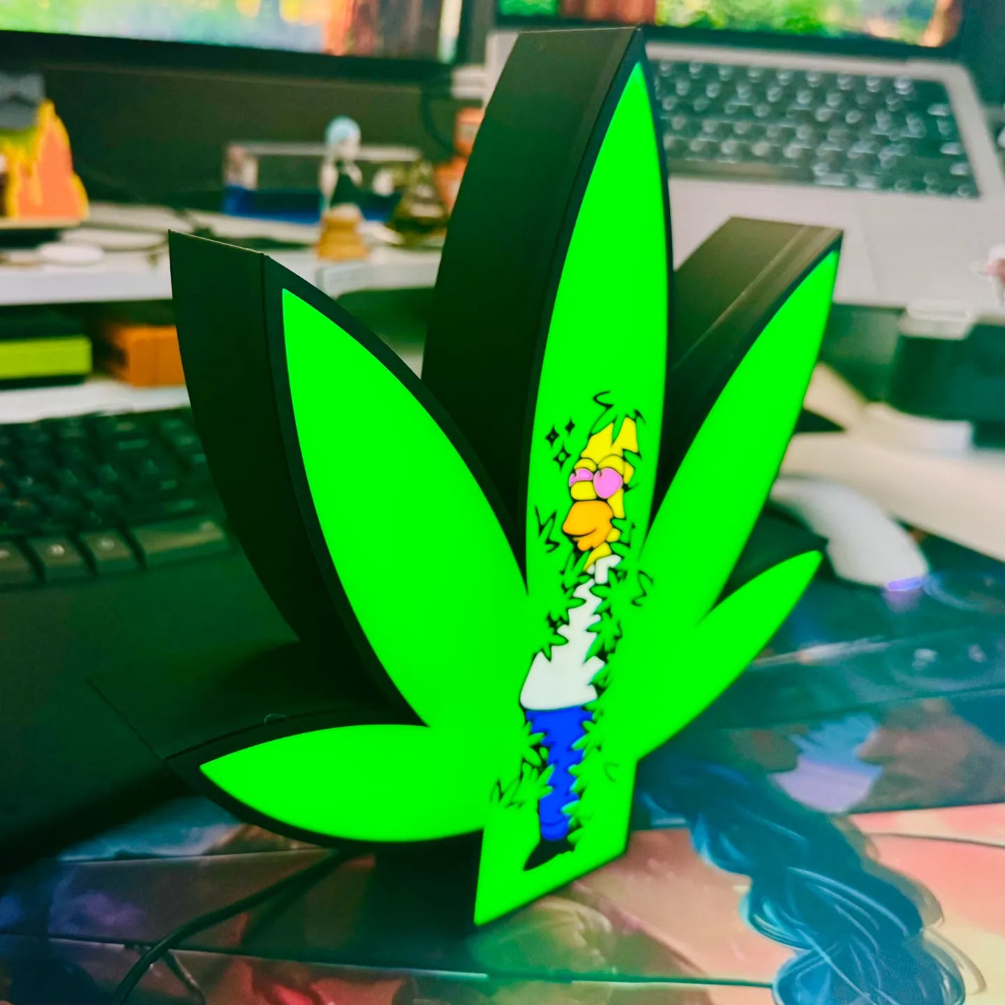 High Homer Simpson - Hedge with Leaf Light - Large USB Powered Light