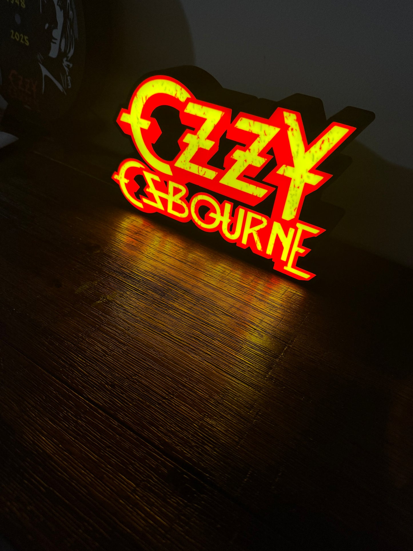 LED Light-Up Sign: Ozzy Osbourne šø -Red & Yellow Rock & Roll