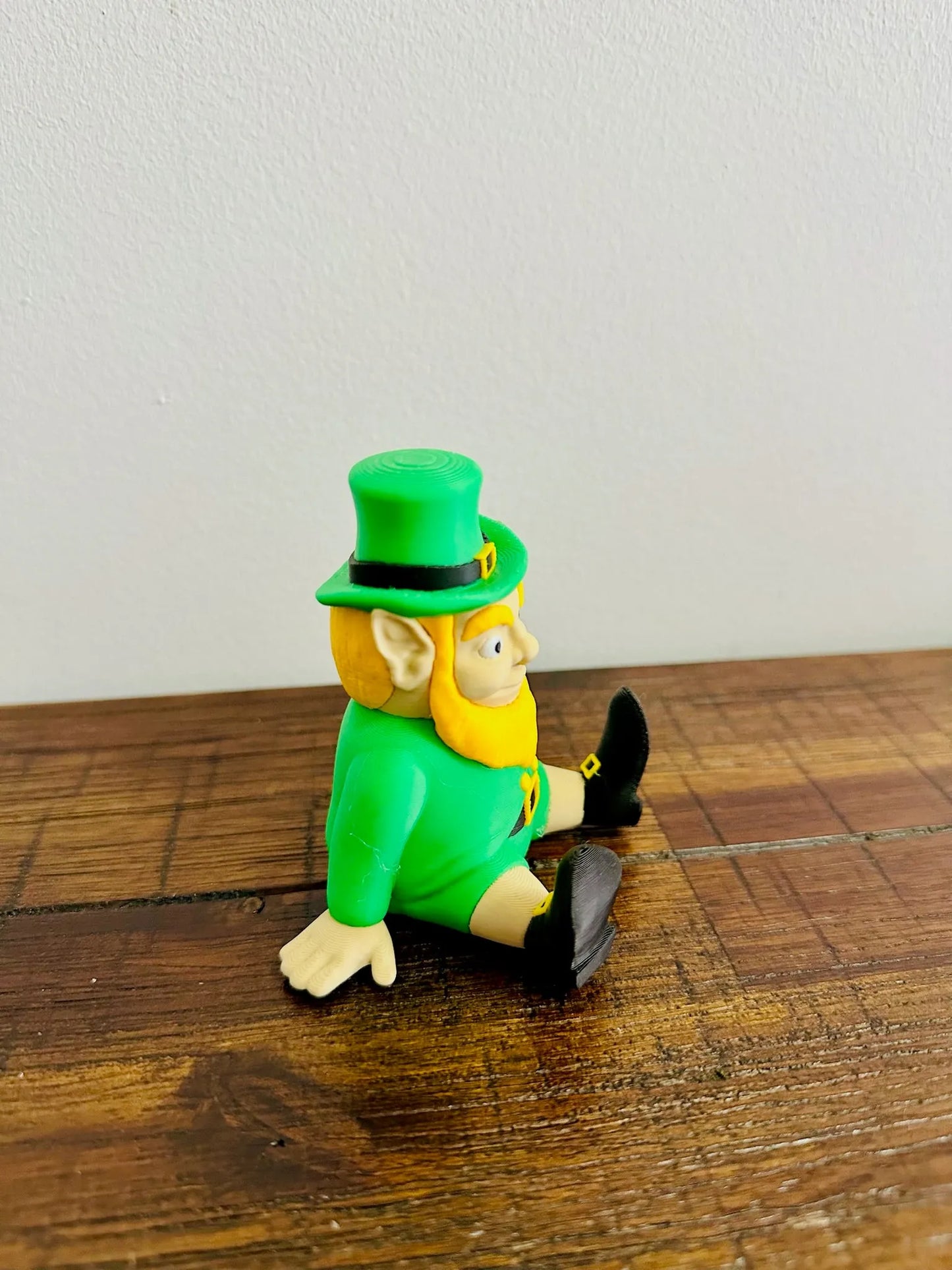 Magnetic Shoulder Leprechaun | Cute Irish Decoration, Lucky Charm for St. Patrick's Day, Whimsical Gift Idea & Fun Collectible - Michael's 3D World