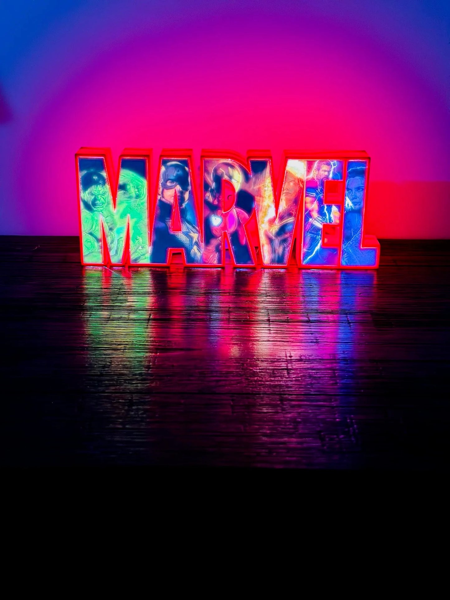 Marvel Light Up Full Colour Comic Art Logo - LED Lit, USB Powered Light Up Sign/Night Light/Wall Art - 25cm wide!