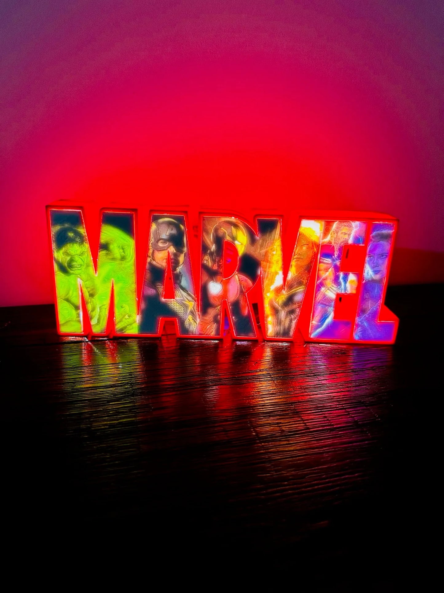 Marvel Light Up Full Colour Comic Art Logo - LED Lit, USB Powered Light Up Sign/Night Light/Wall Art - 25cm wide!