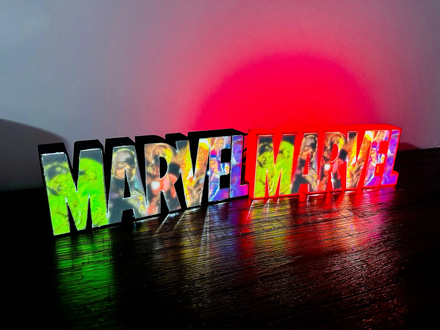 Marvel Light Up Full Colour Comic Art Logo - LED Lit, USB Powered Light Up Sign/Night Light/Wall Art - 25cm wide!