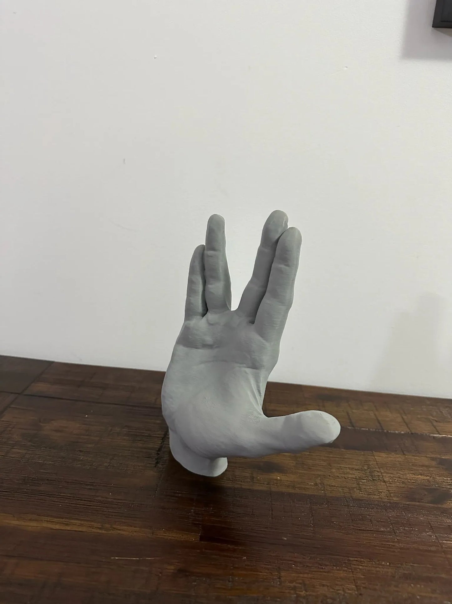 Spock Vulcan Salute Hand Pose Model - 20cm Tall - Michael's 3D World