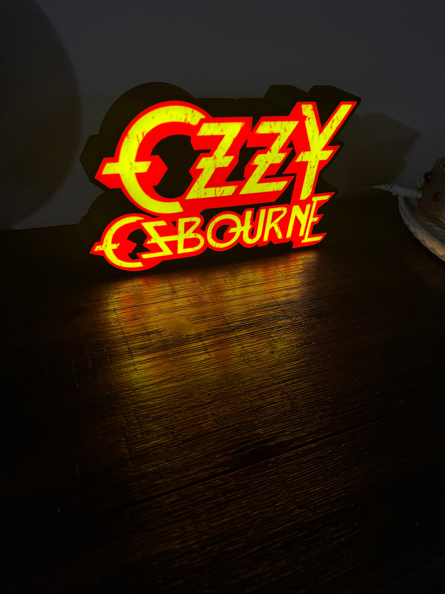 LED Light-Up Sign: Ozzy Osbourne šø -Red & Yellow Rock & Roll