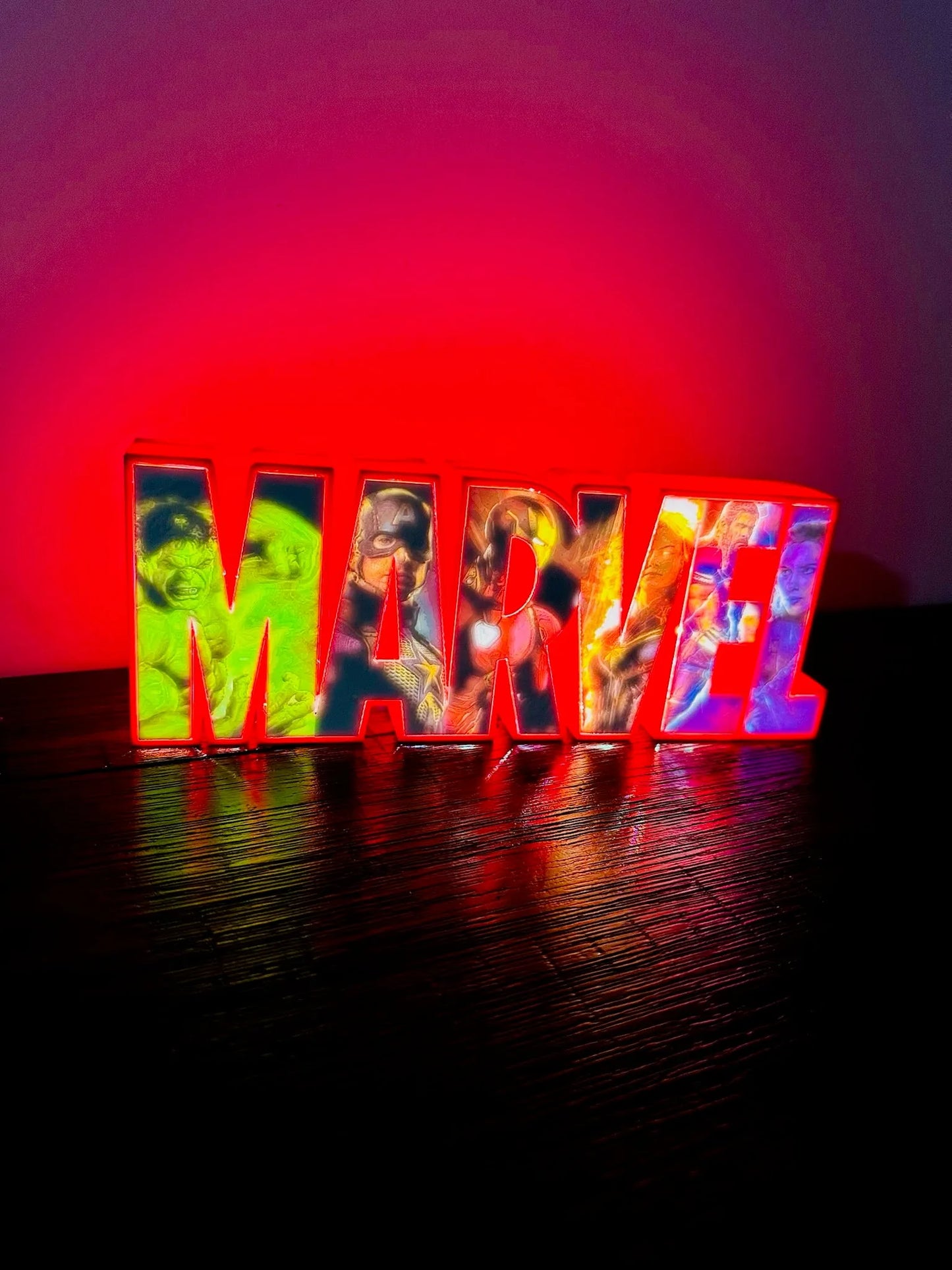 Marvel Light Up Full Colour Comic Art Logo - LED Lit, USB Powered Light Up Sign/Night Light/Wall Art - 25cm wide!