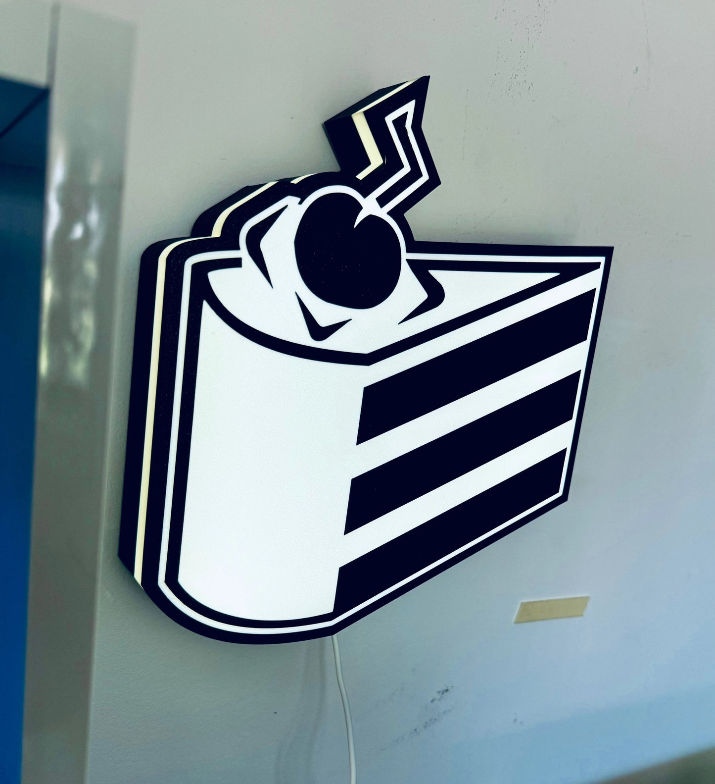 The cake is a lie! But this portal light isnt! - Michael's 3D World