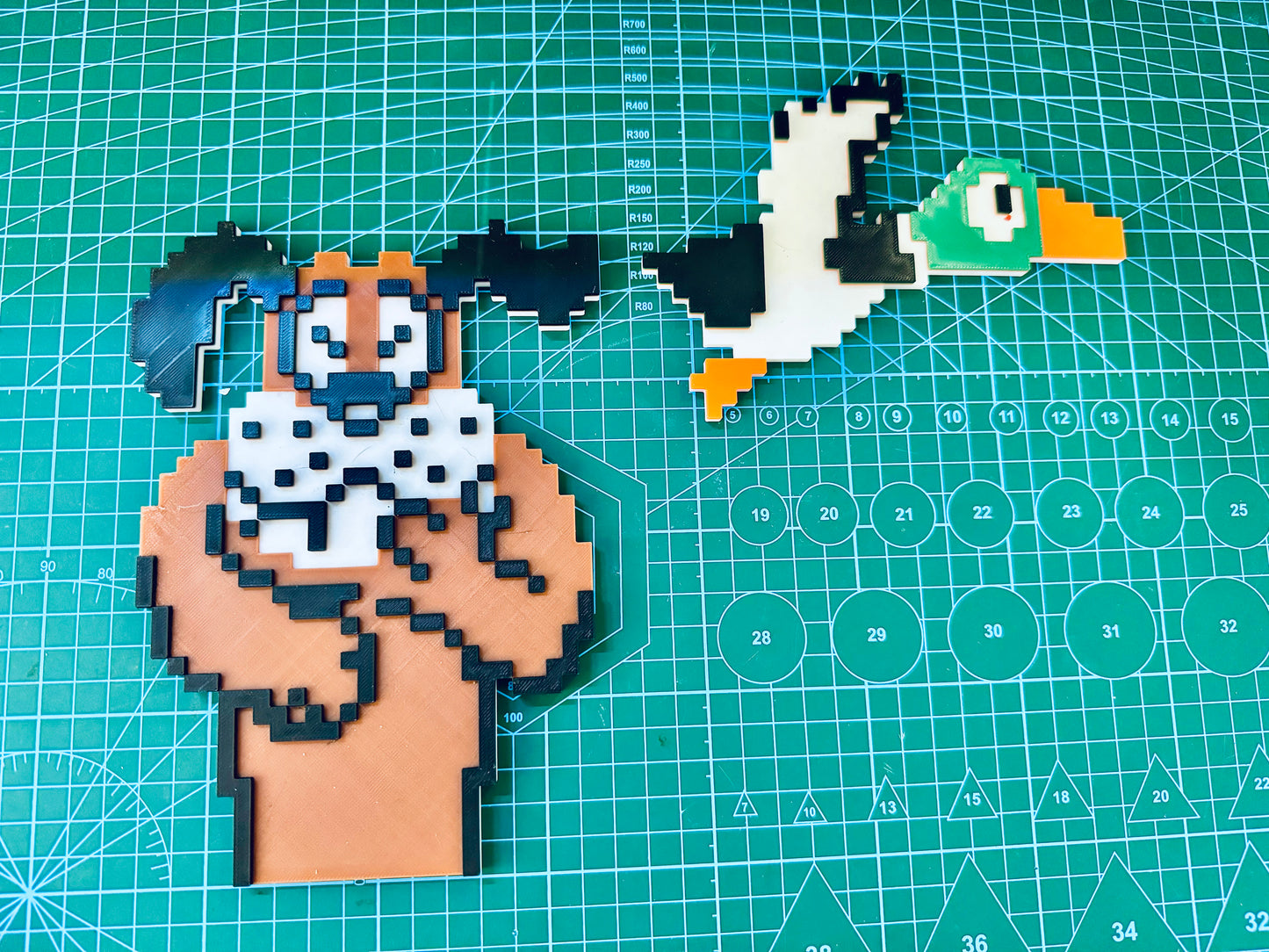 Duck Hunt: 2-piece wall art set - Dog & Duck - Michael's 3D World