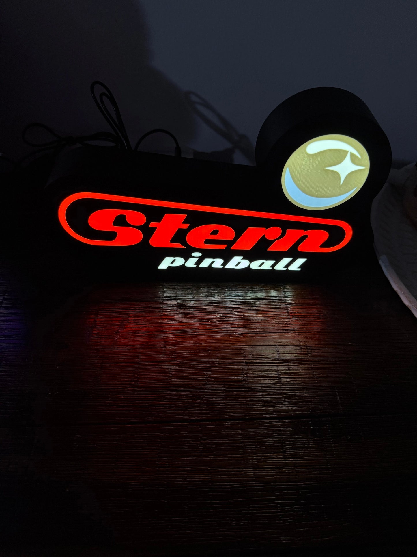 Stern Pinball Logo LED Sign, USB-Powered Night Light: Red & Silver USB Powered Sign