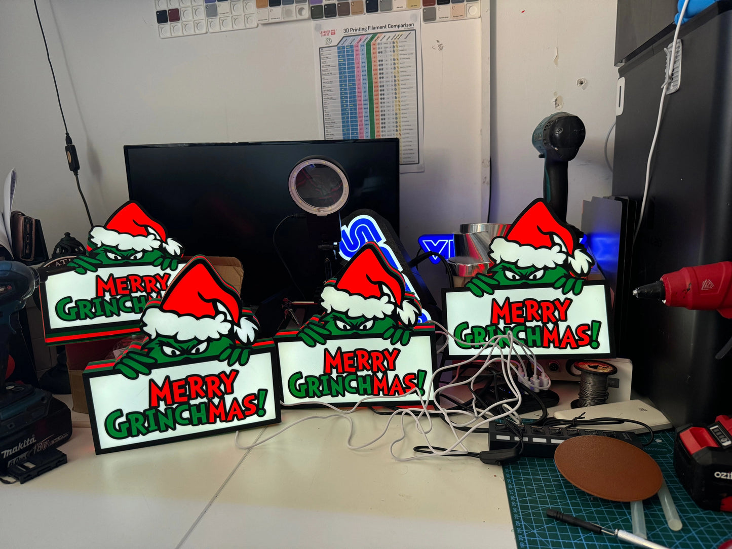 Merry Grinchmas - Peeking Grinch Light Up Sign / Wall Art - Michael's 3D World