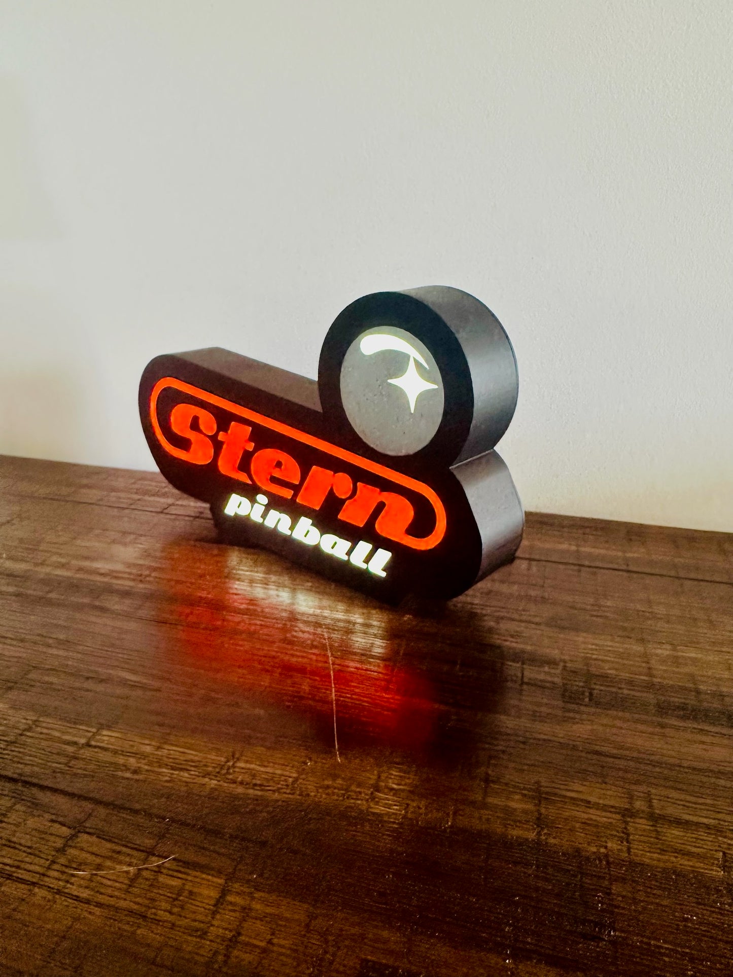 Stern Pinball Logo LED Sign, USB-Powered Night Light: Red & Silver USB Powered Sign