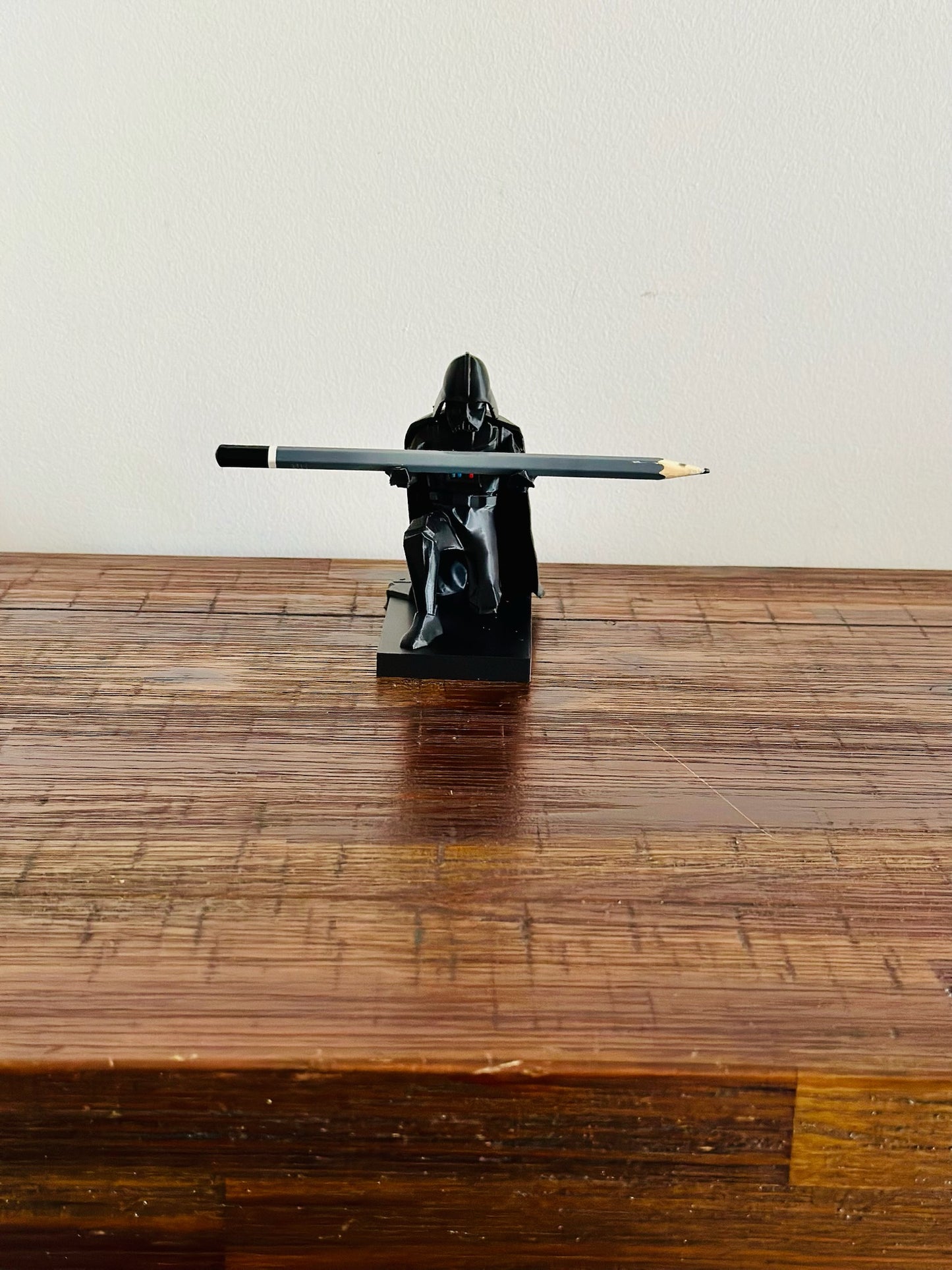 Kneeling Darth Vader - Pen Holder - The Force at Your Desk! 🖋️