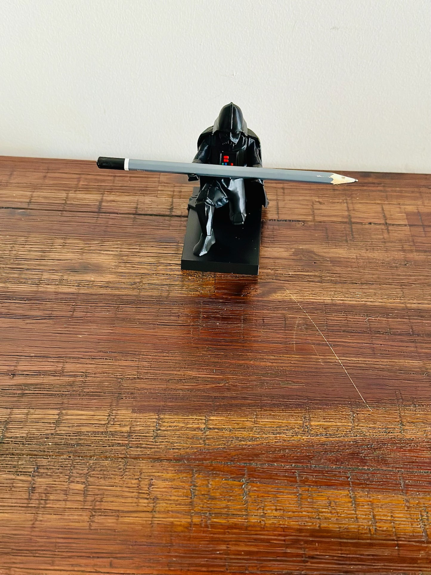 Kneeling Darth Vader - Pen Holder - The Force at Your Desk! 🖋️