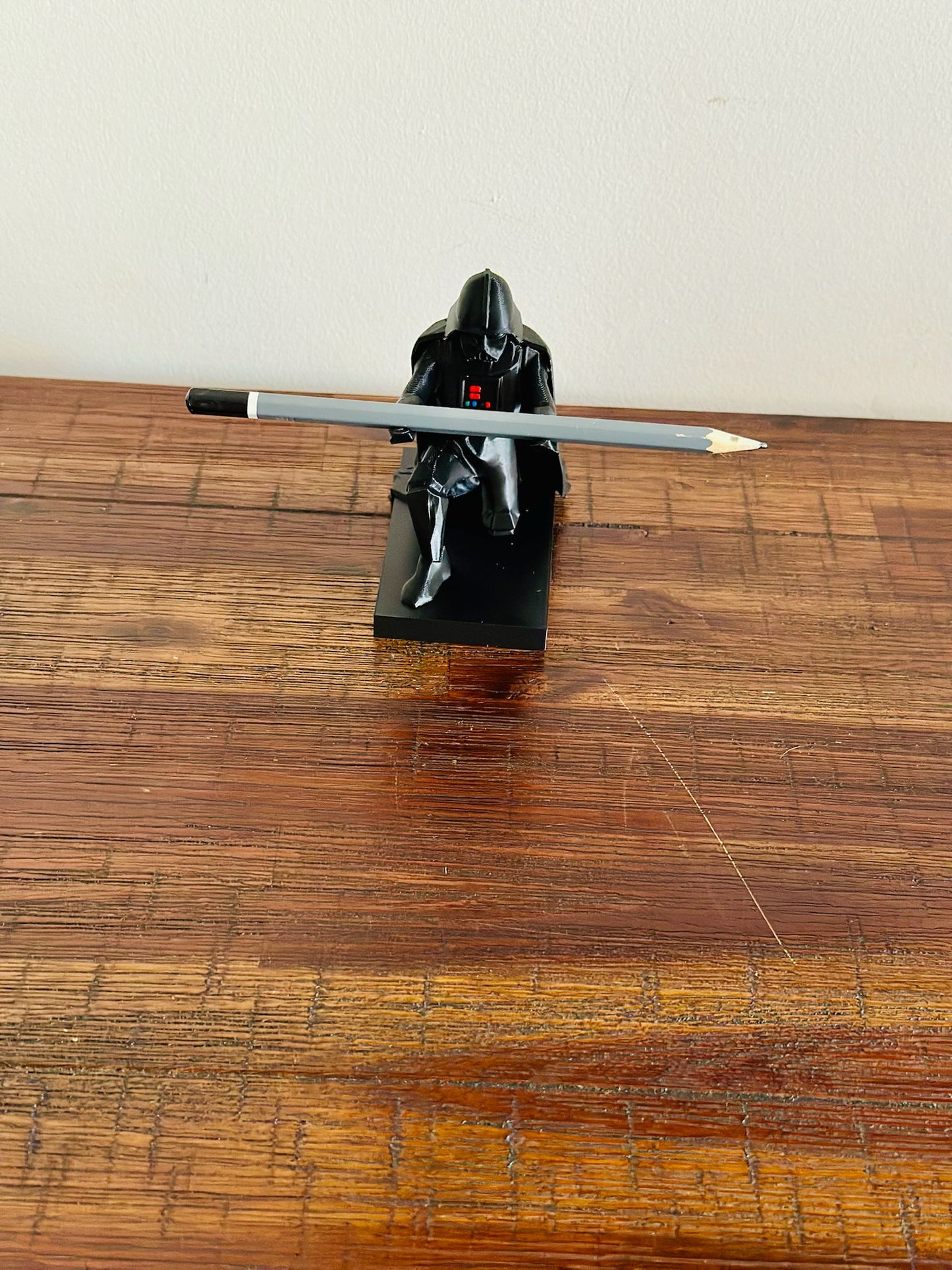 Kneeling Darth Vader - Pen Holder - The Force at Your Desk! 🖋️