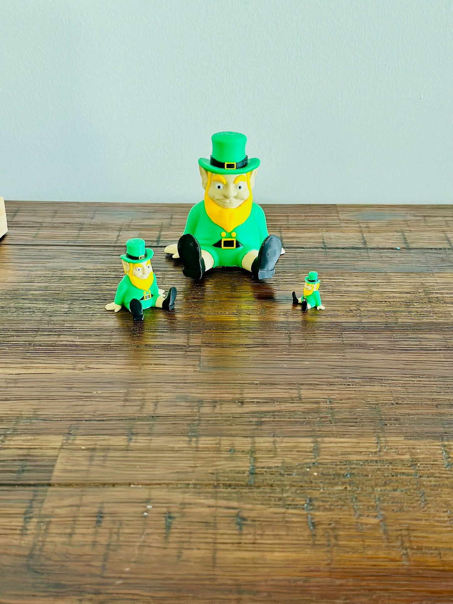 Magnetic Shoulder Leprechaun | Cute Irish Decoration, Lucky Charm for St. Patrick's Day, Whimsical Gift Idea & Fun Collectible