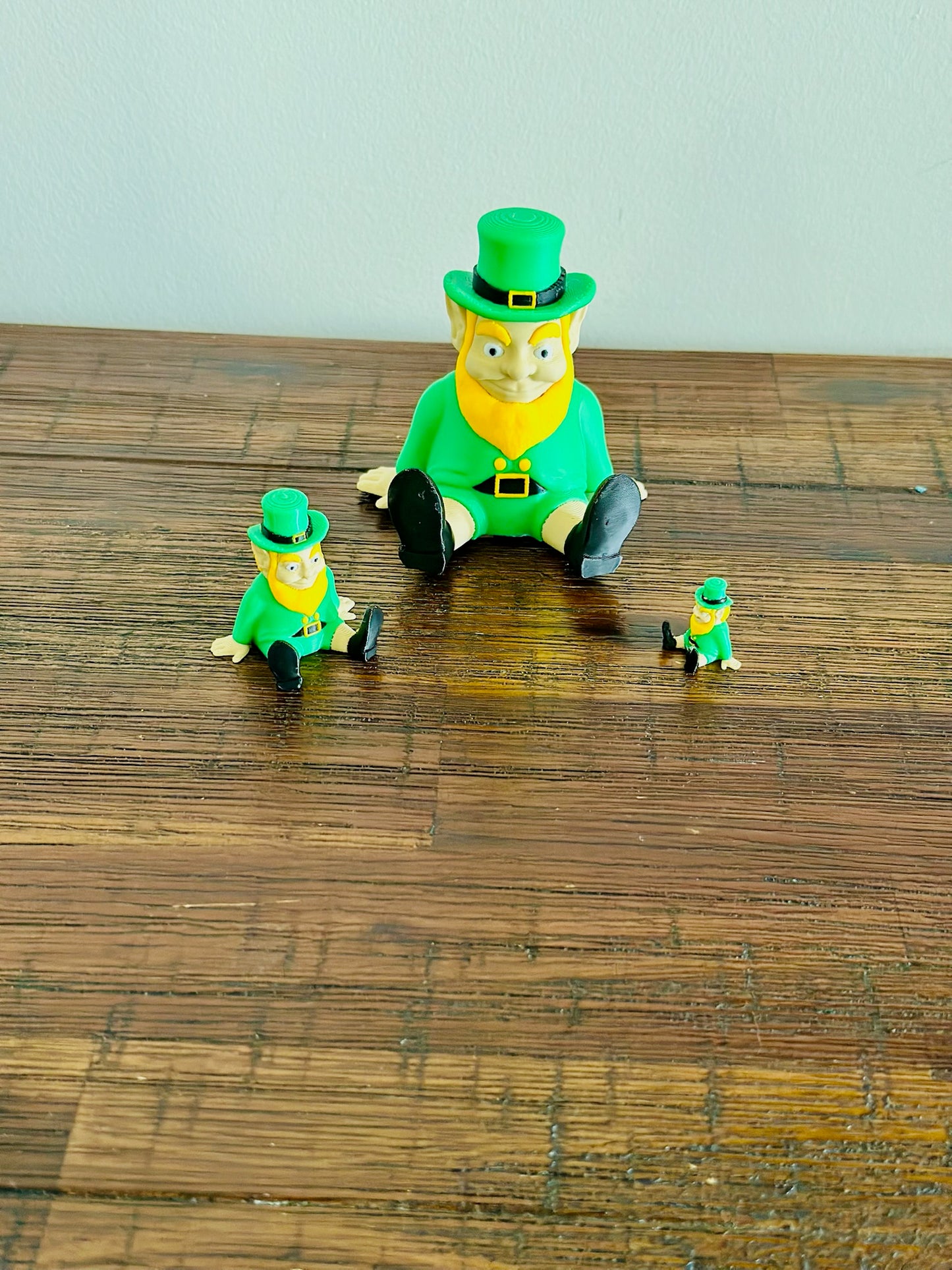 Magnetic Shoulder Leprechaun | Cute Irish Decoration, Lucky Charm for St. Patrick's Day, Whimsical Gift Idea & Fun Collectible