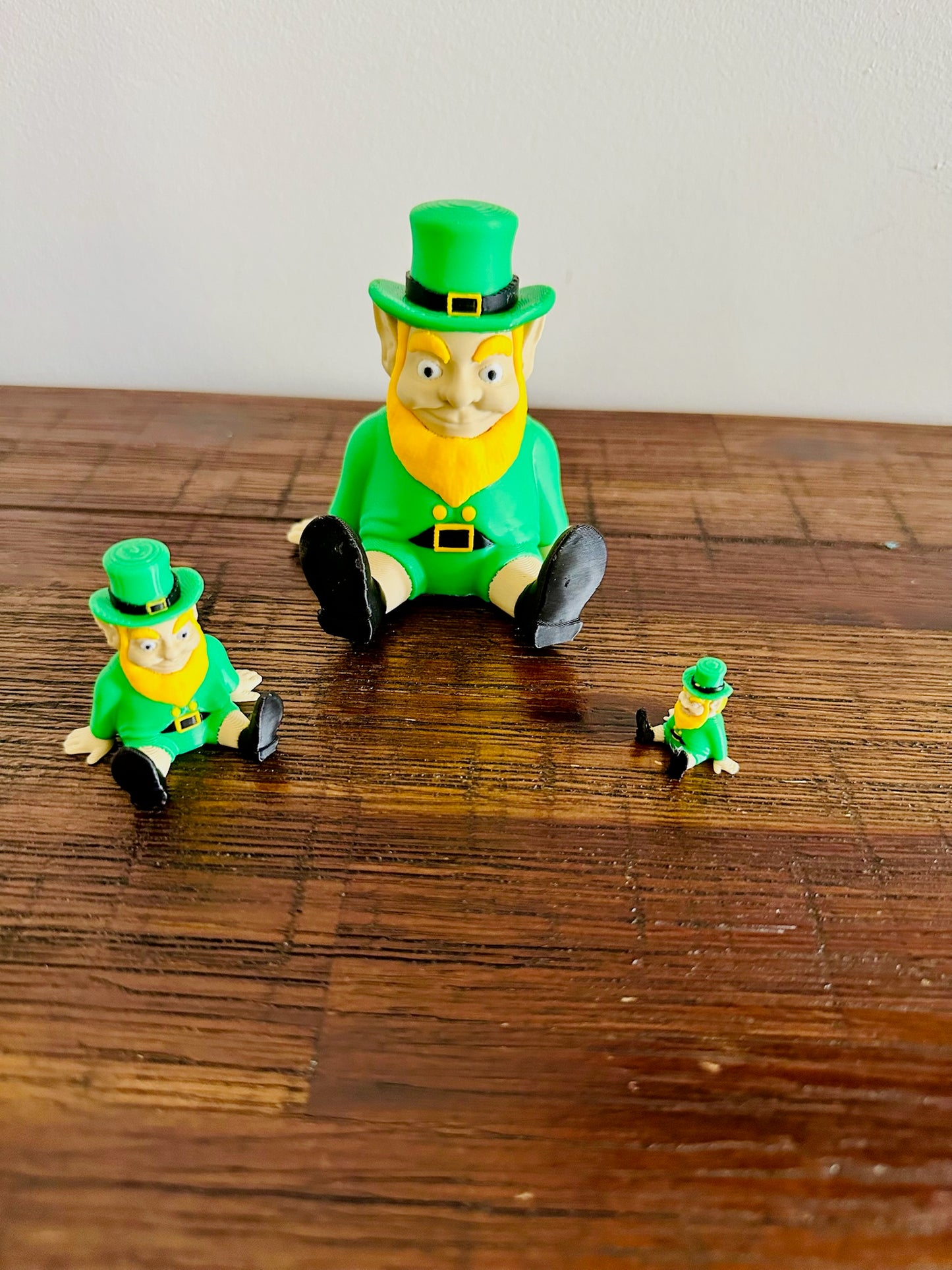 Magnetic Shoulder Leprechaun | Cute Irish Decoration, Lucky Charm for St. Patrick's Day, Whimsical Gift Idea & Fun Collectible
