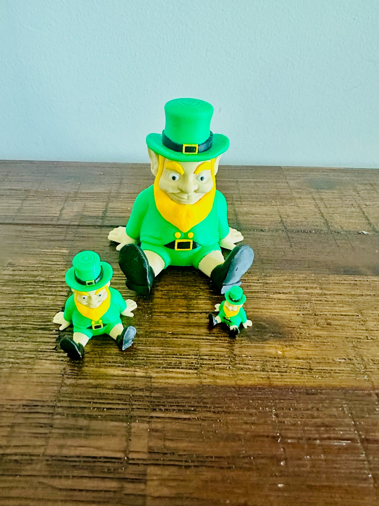Magnetic Shoulder Leprechaun | Cute Irish Decoration, Lucky Charm for St. Patrick's Day, Whimsical Gift Idea & Fun Collectible