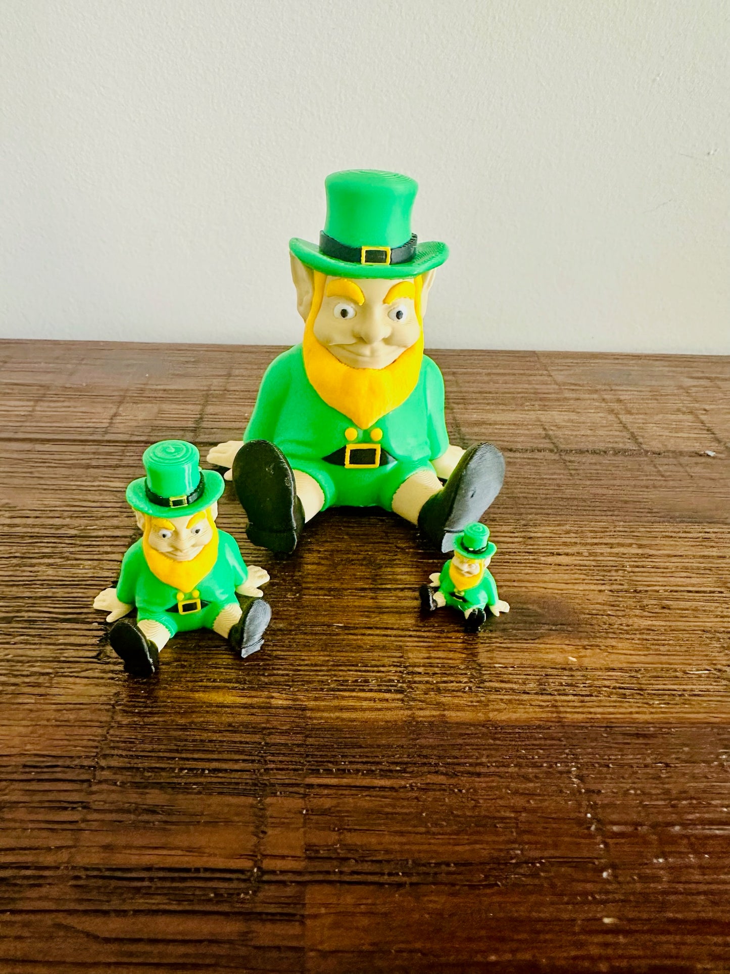 Magnetic Shoulder Leprechaun | Cute Irish Decoration, Lucky Charm for St. Patrick's Day, Whimsical Gift Idea & Fun Collectible