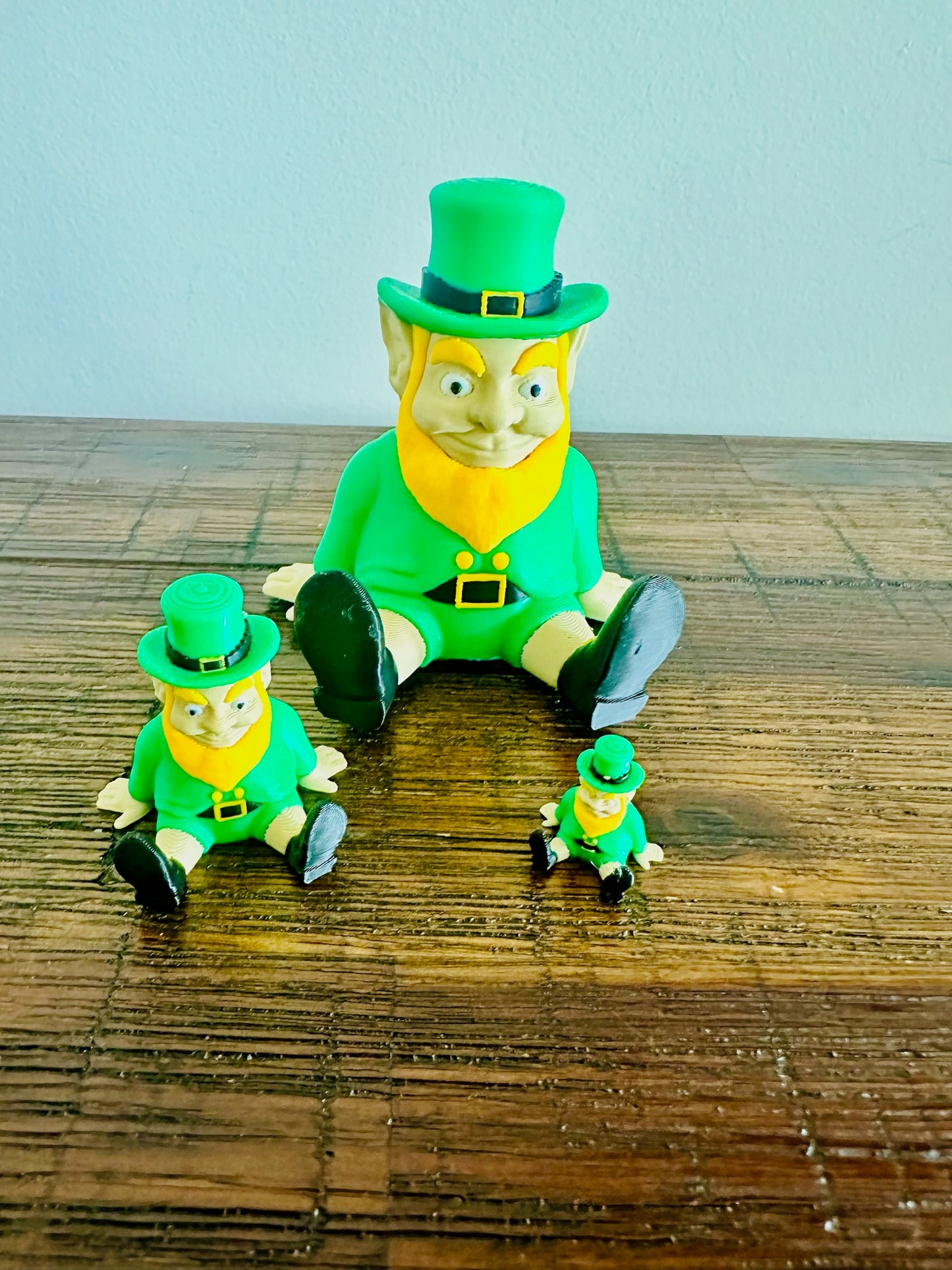 Magnetic Shoulder Leprechaun | Cute Irish Decoration, Lucky Charm for St. Patrick's Day, Whimsical Gift Idea & Fun Collectible