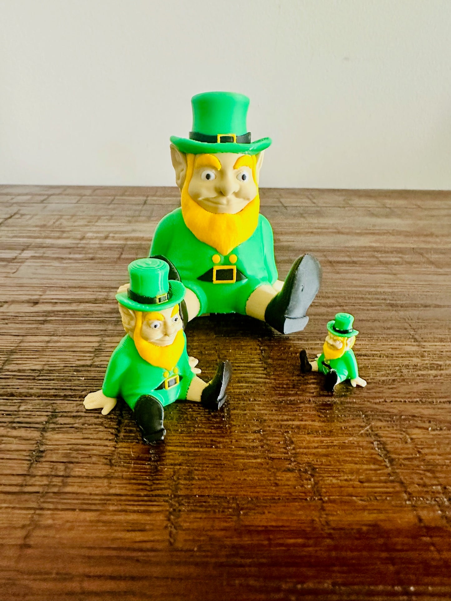 Magnetic Shoulder Leprechaun | Cute Irish Decoration, Lucky Charm for St. Patrick's Day, Whimsical Gift Idea & Fun Collectible