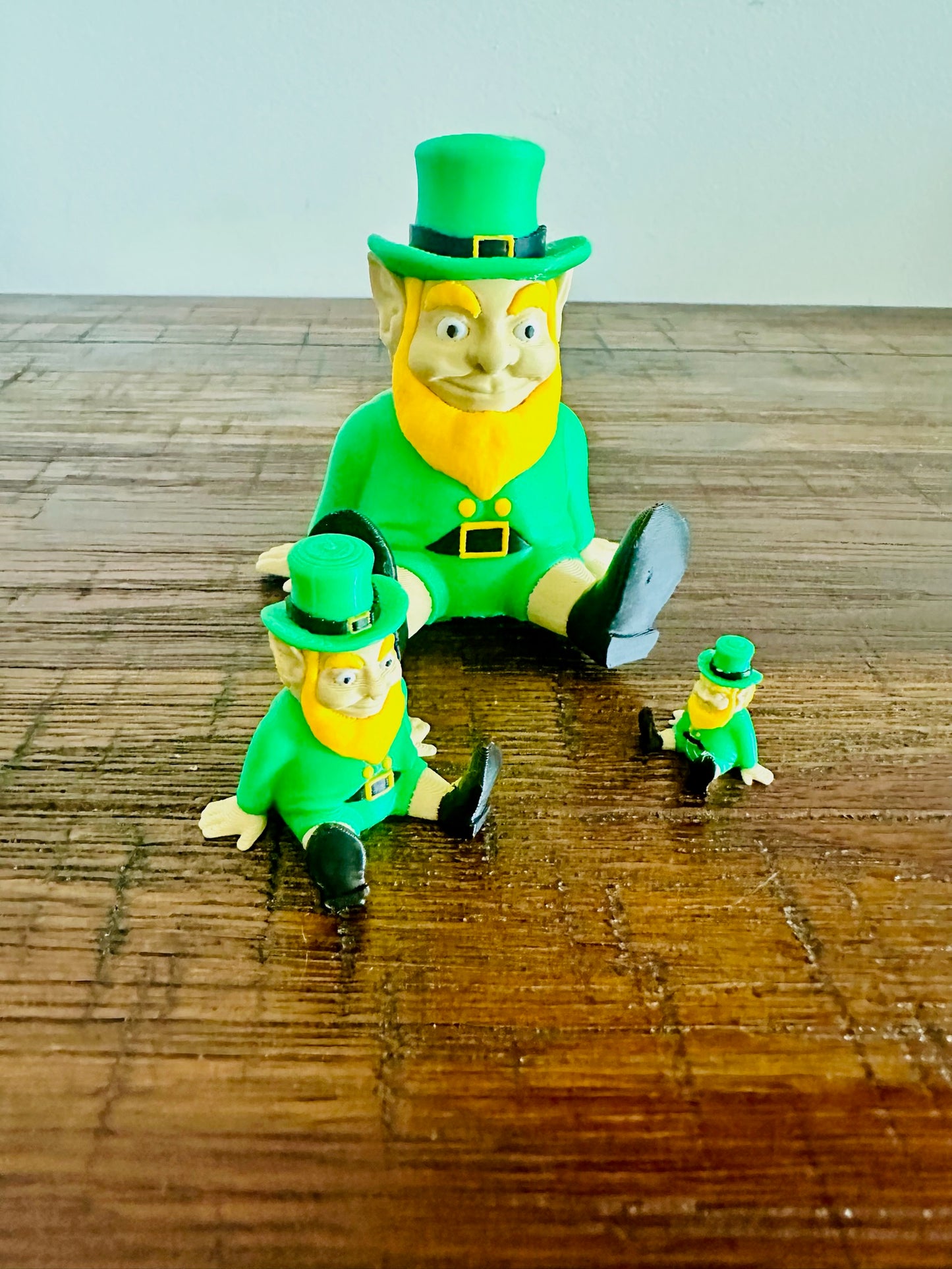 Magnetic Shoulder Leprechaun | Cute Irish Decoration, Lucky Charm for St. Patrick's Day, Whimsical Gift Idea & Fun Collectible