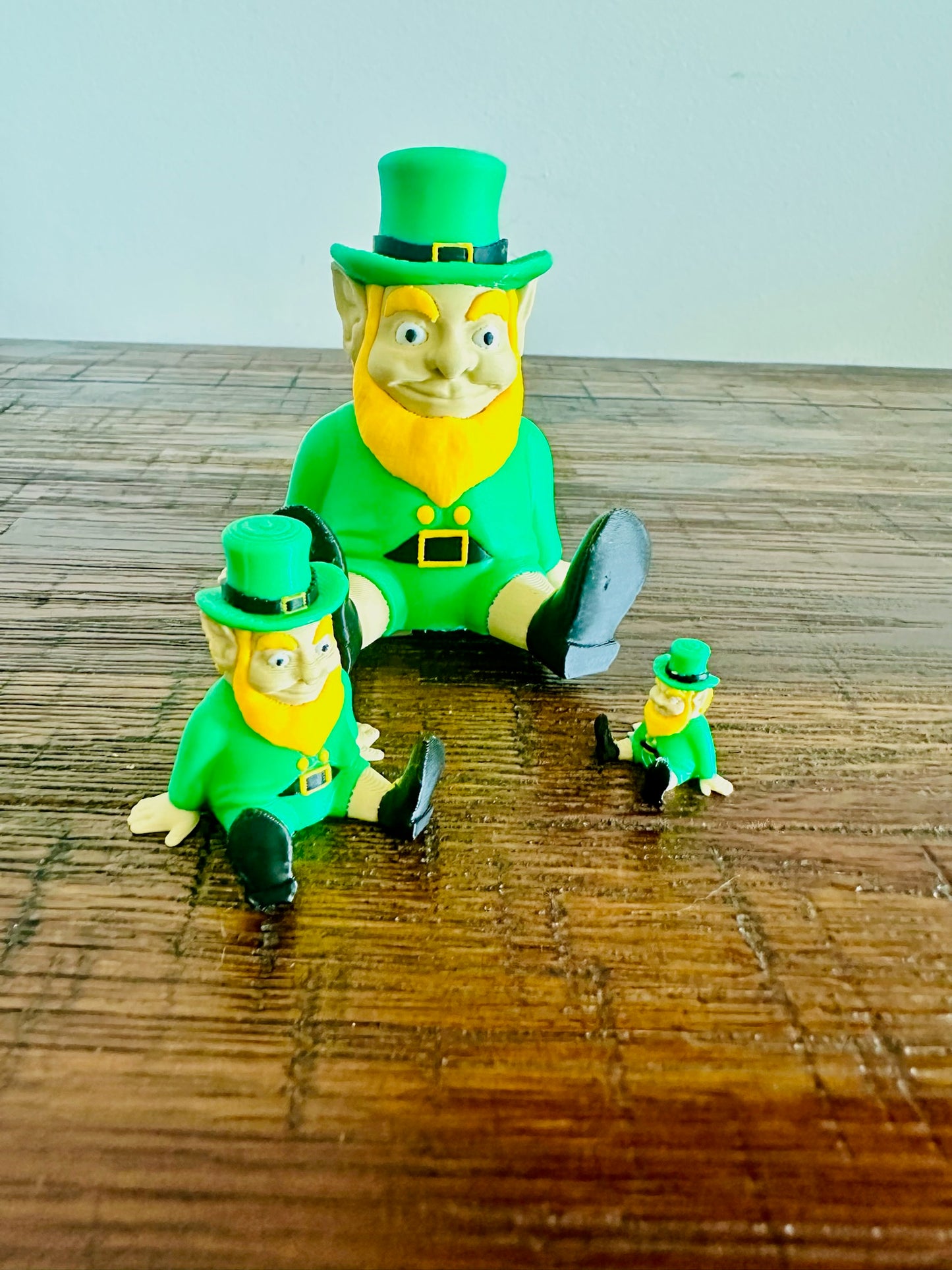 Magnetic Shoulder Leprechaun | Cute Irish Decoration, Lucky Charm for St. Patrick's Day, Whimsical Gift Idea & Fun Collectible