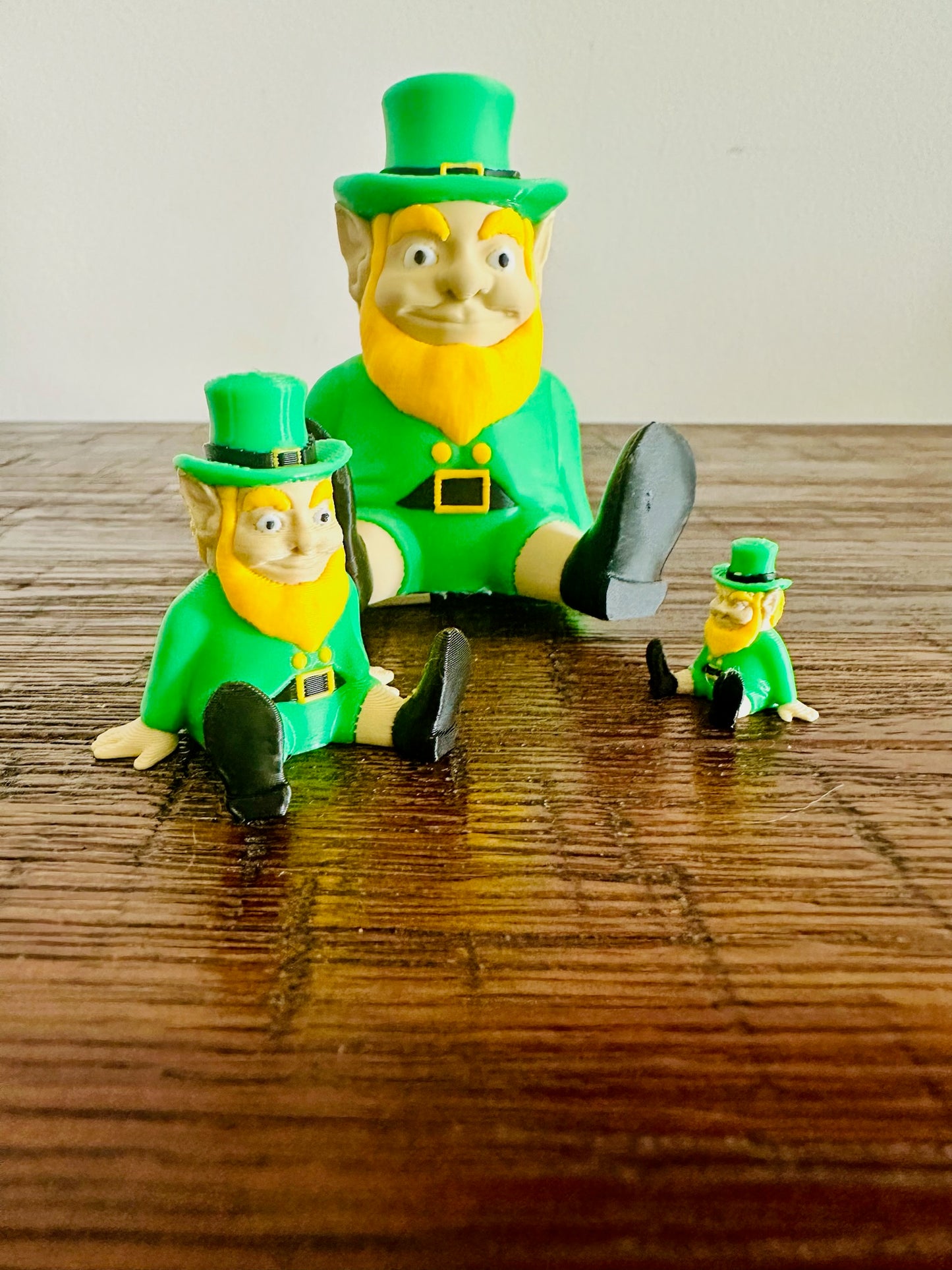 Magnetic Shoulder Leprechaun | Cute Irish Decoration, Lucky Charm for St. Patrick's Day, Whimsical Gift Idea & Fun Collectible