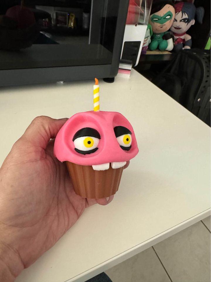 FNAF: Five Nights at Freddy’s: Cupcake Decoration! Plastic Figurine! - Michael's 3D World