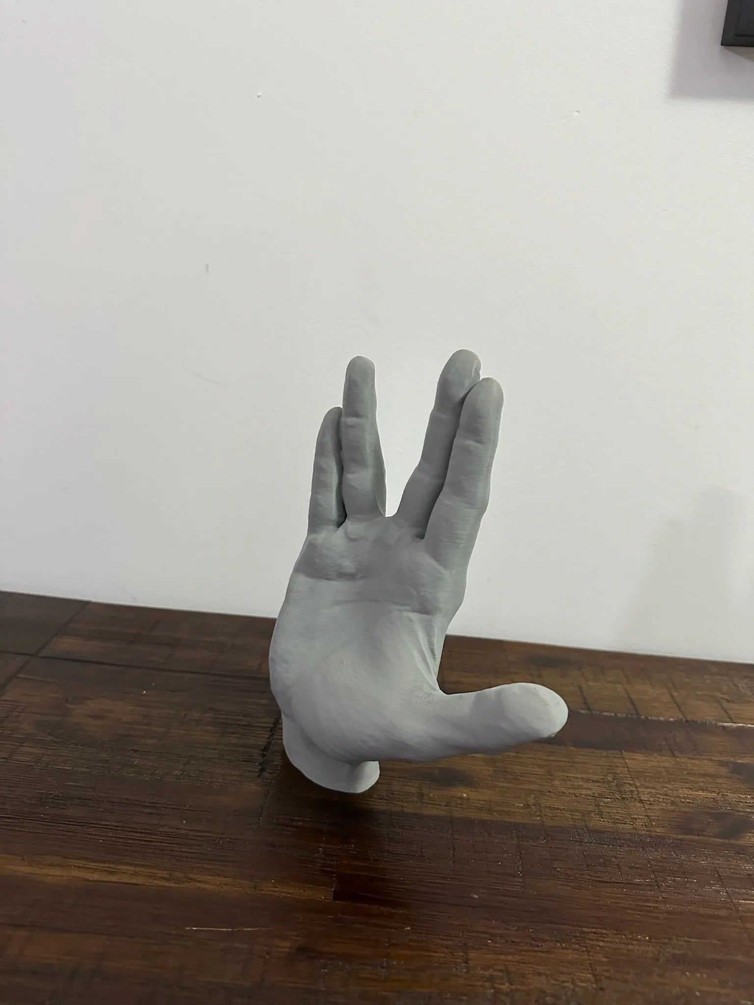 Spock Vulcan Salute Hand Pose Model - 20cm Tall - Michael's 3D World