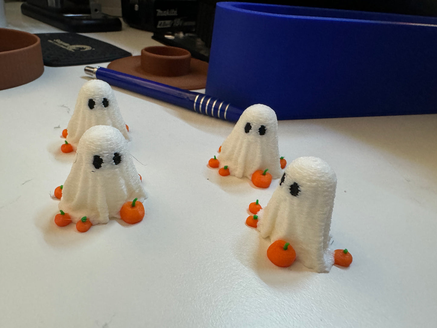 Halloween Miniature Figurine: Ghost with Pumpkins - Michael's 3D World