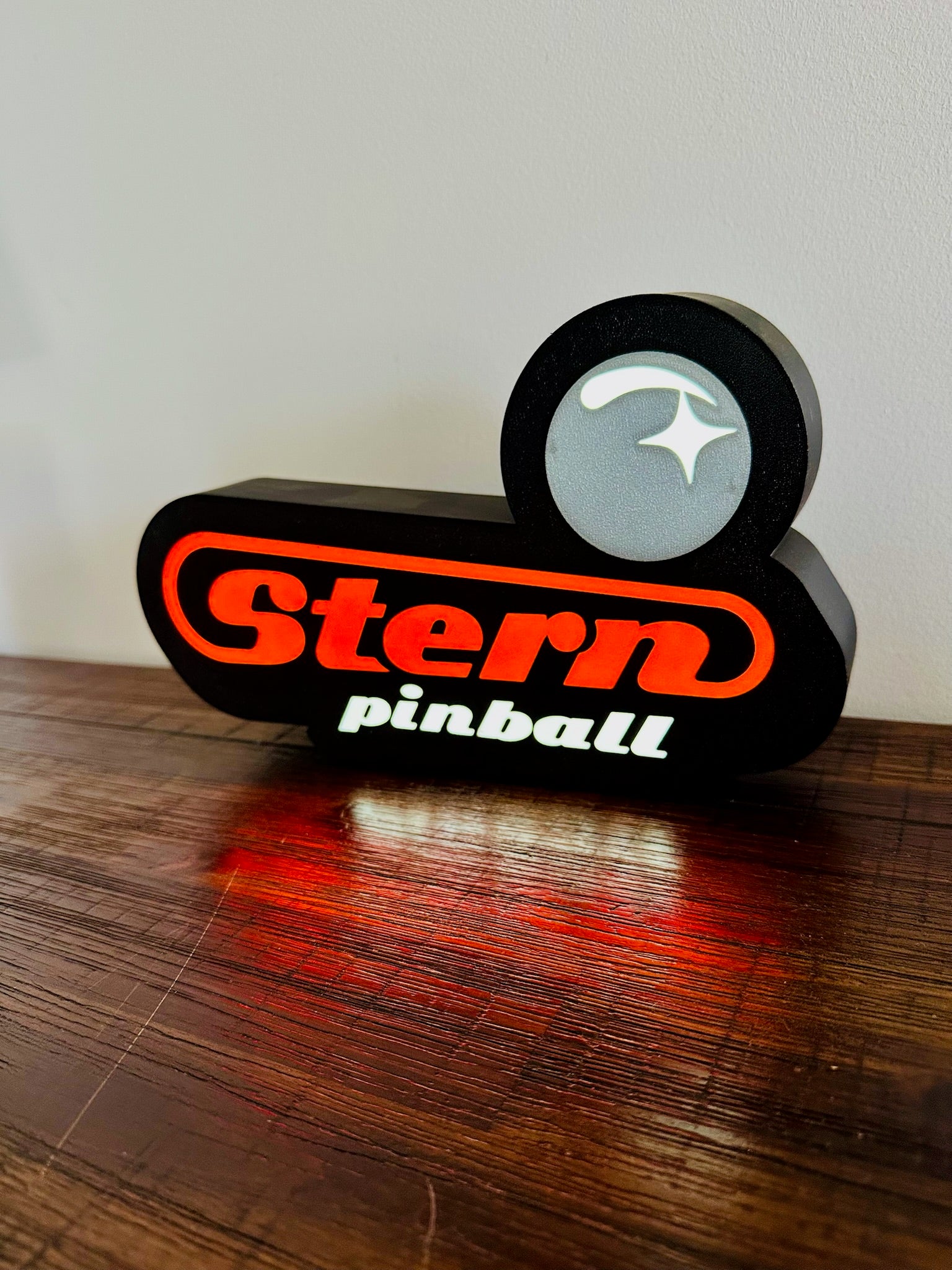 Stern Pinball Logo LED Sign, USB-Powered Night Light: Red & Silver USB Powered Sign