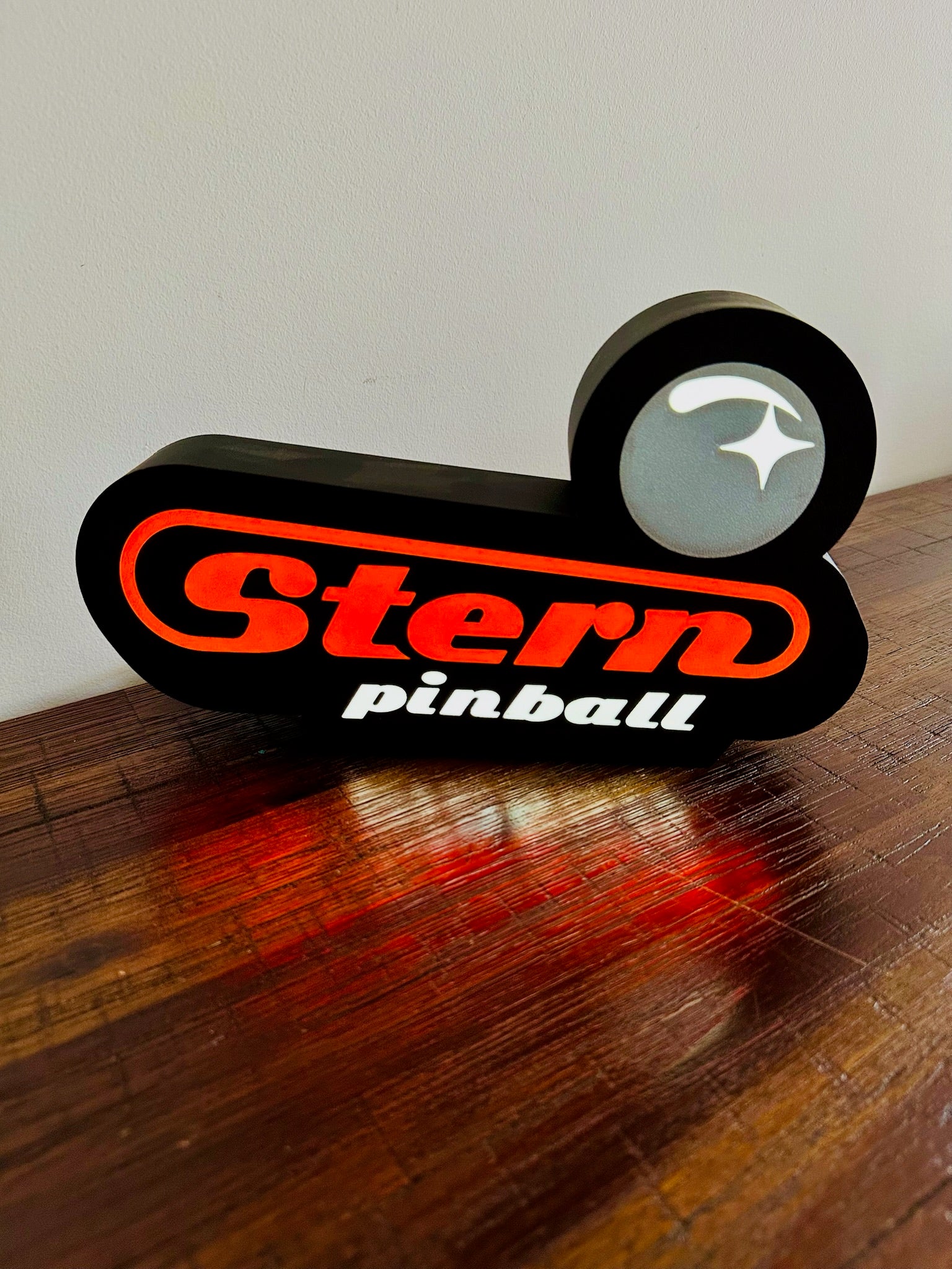 Stern Pinball Logo LED Sign, USB-Powered Night Light: Red & Silver USB Powered Sign
