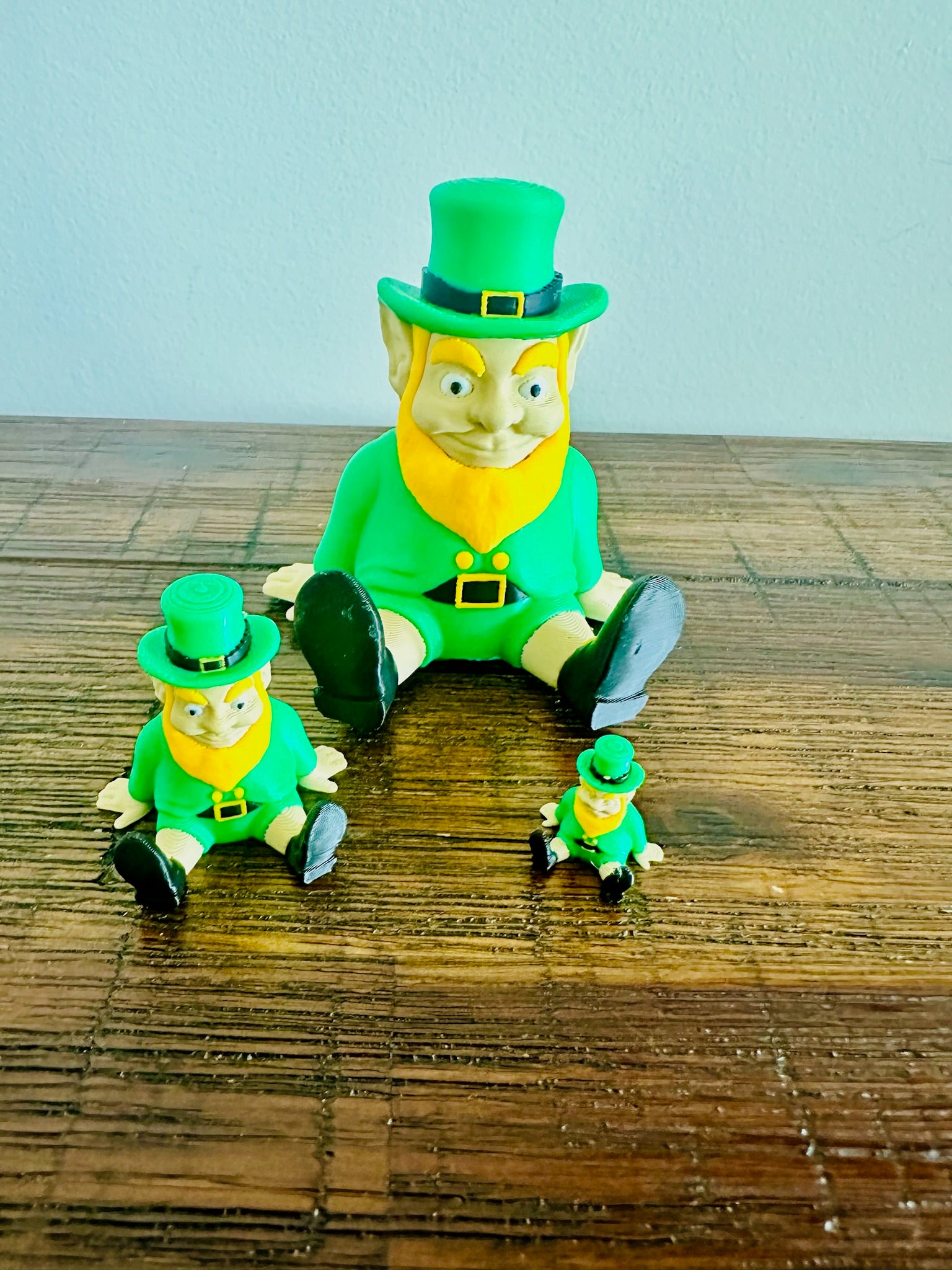 Magnetic Shoulder Leprechaun | Cute Irish Decoration, Lucky Charm for St. Patrick's Day, Whimsical Gift Idea & Fun Collectible
