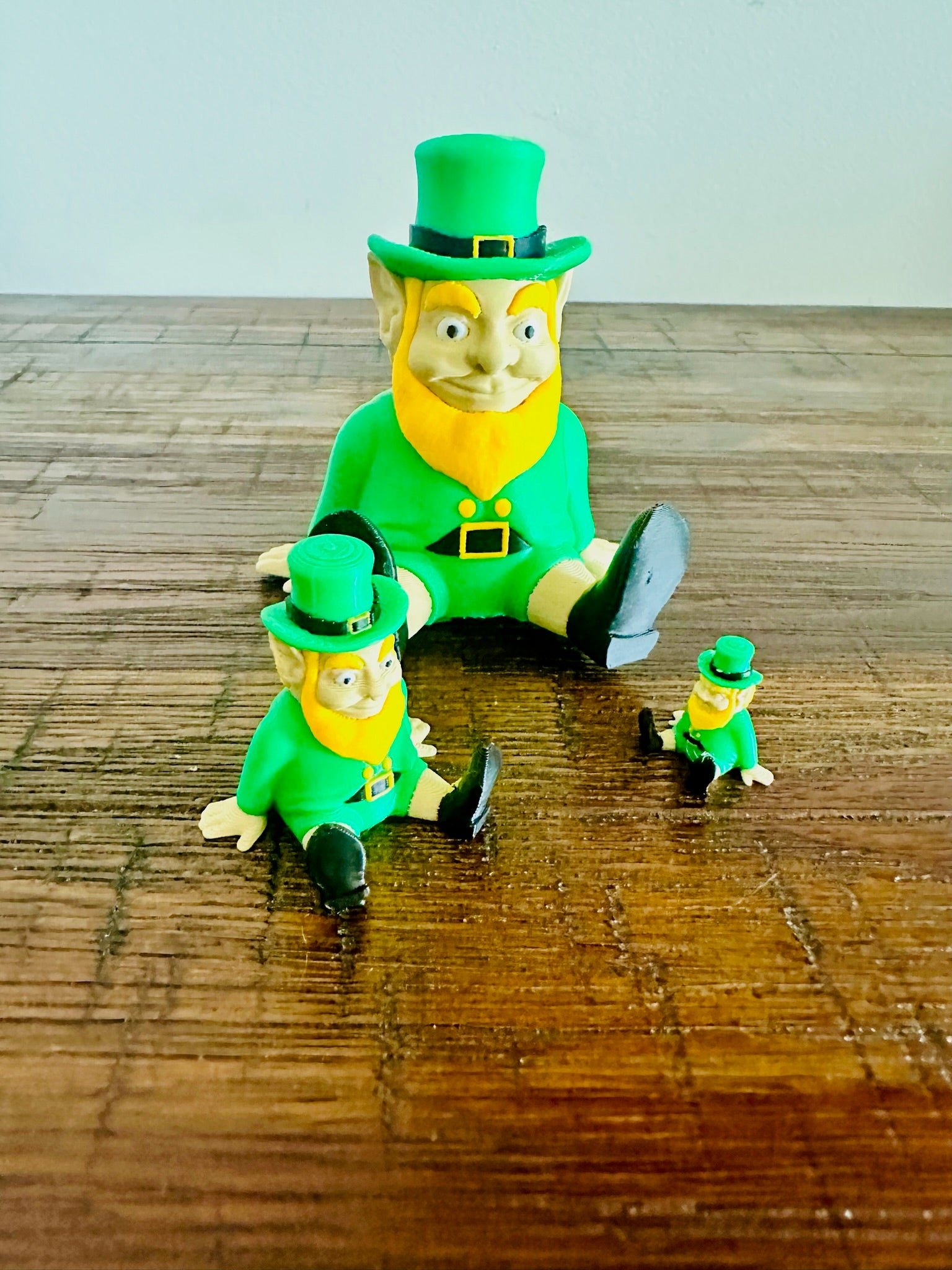 Magnetic Shoulder Leprechaun | Cute Irish Decoration, Lucky Charm for St. Patrick's Day, Whimsical Gift Idea & Fun Collectible