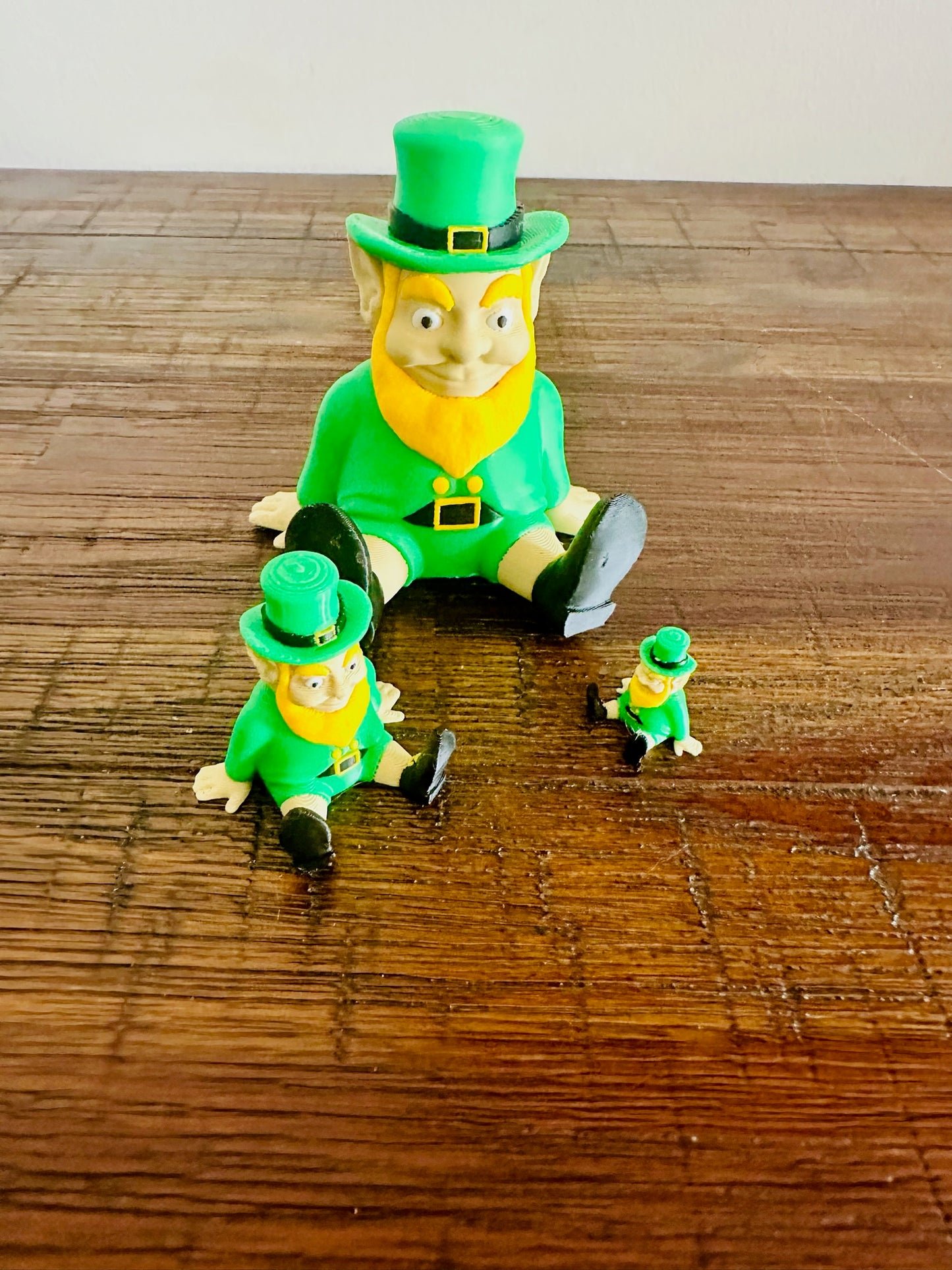 Magnetic Shoulder Leprechaun | Cute Irish Decoration, Lucky Charm for St. Patrick's Day, Whimsical Gift Idea & Fun Collectible