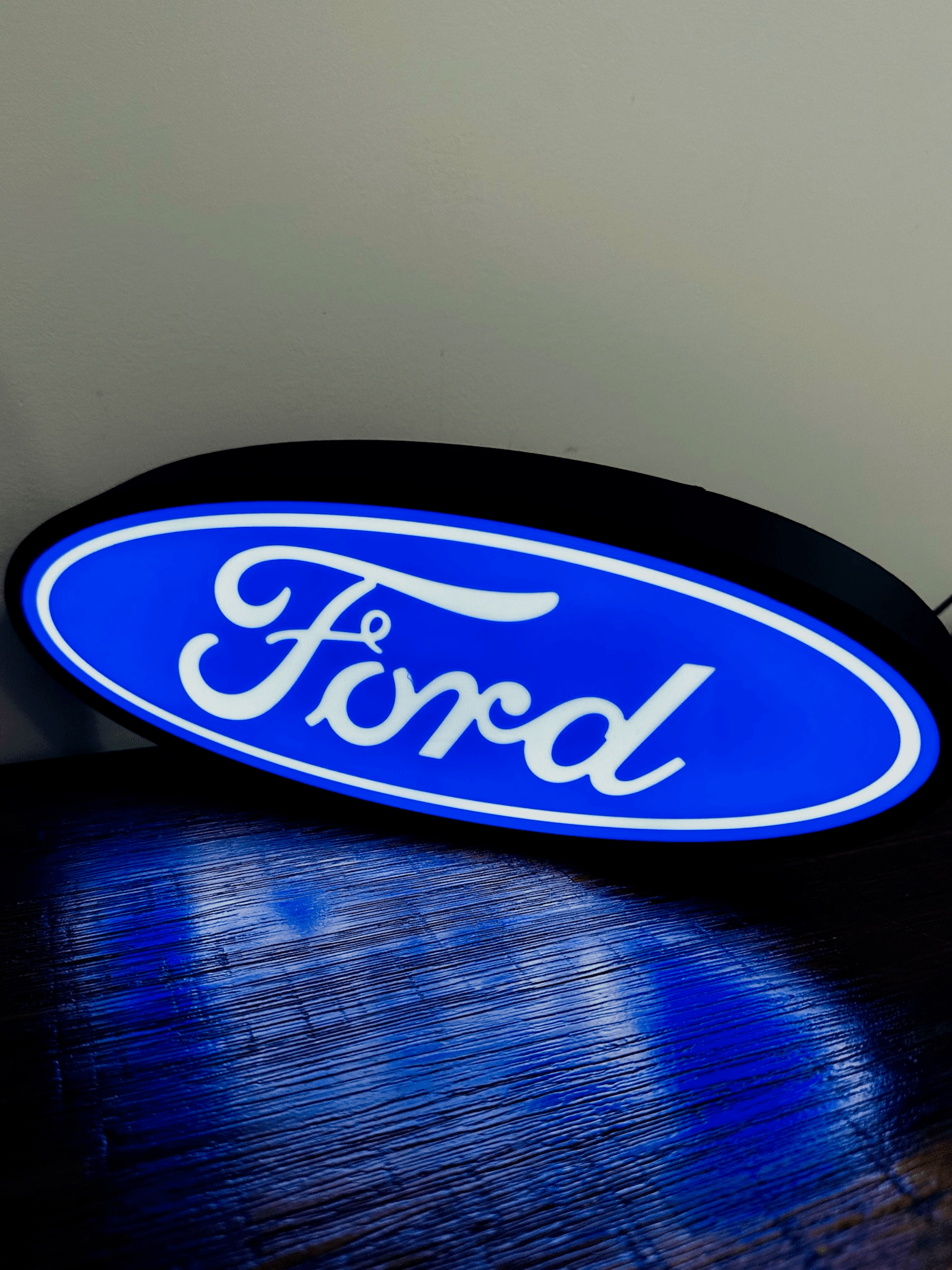 Ford Oval Logo - Light up sign - USB Powered