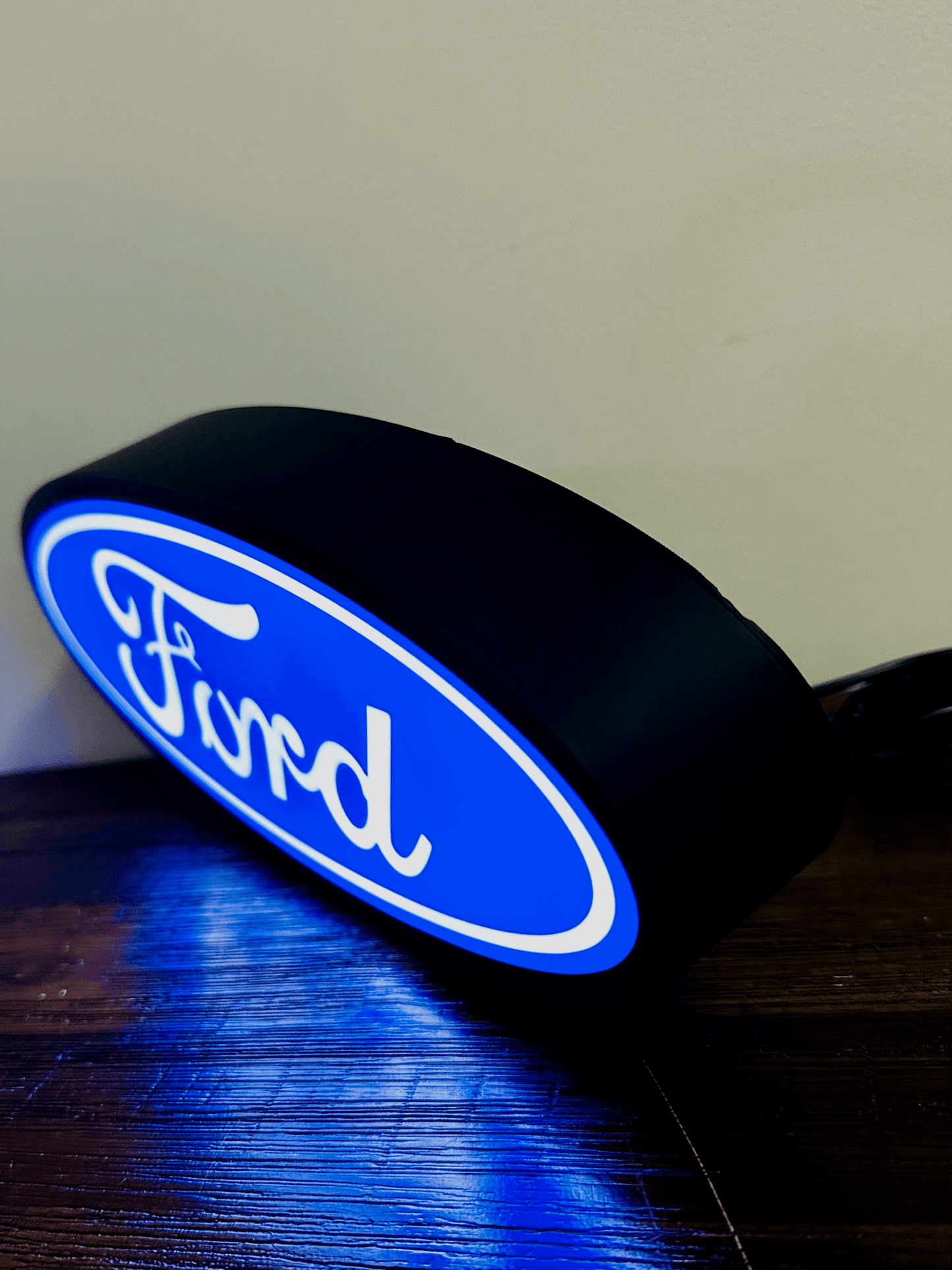 Ford Oval Logo - Light up sign - USB Powered