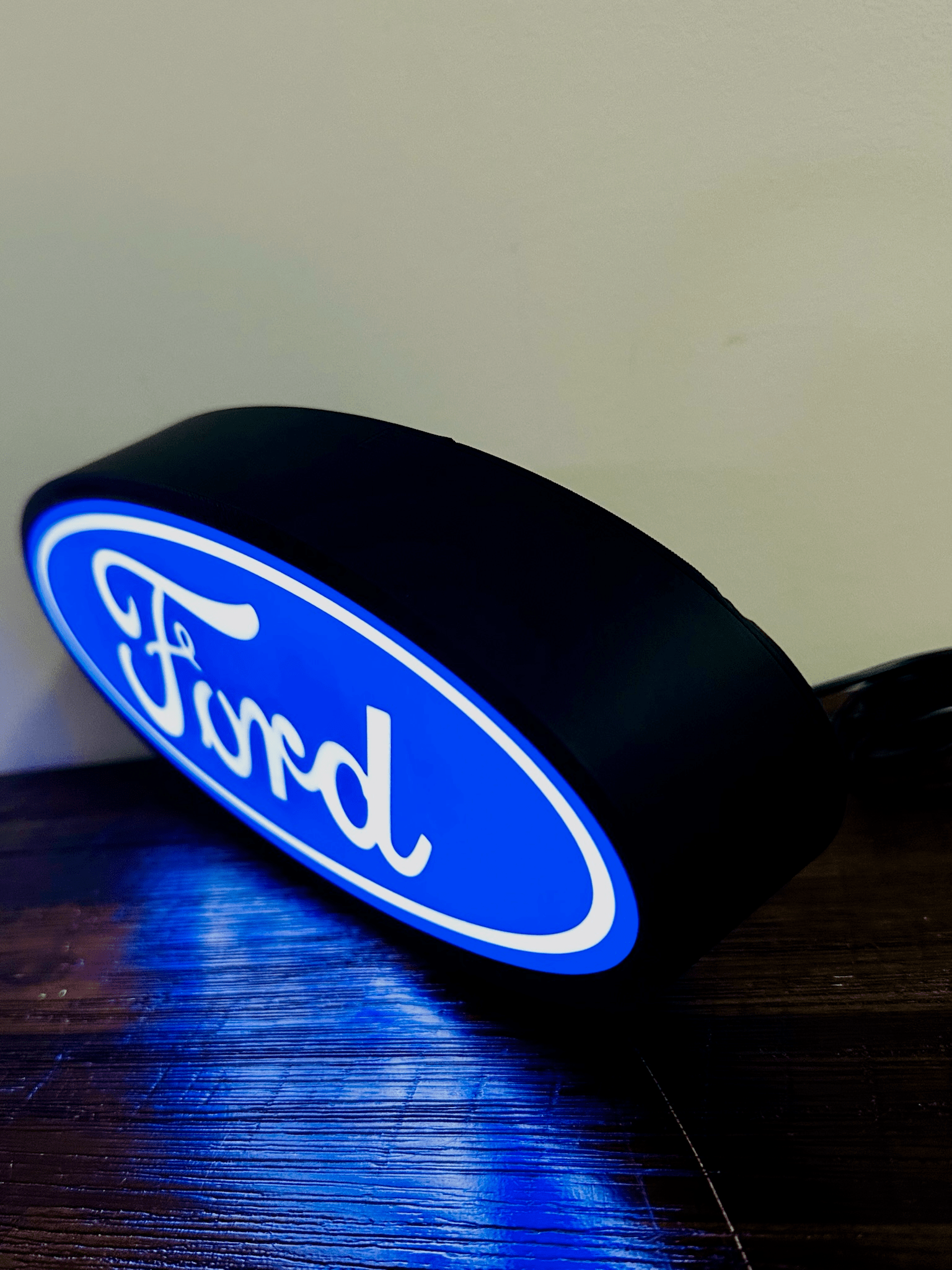 Ford Oval Logo - Light up sign - USB Powered